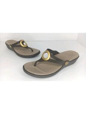 crocs sanrah wedge sandals Thong Slip On Espresso Brown Women’s Sz 7